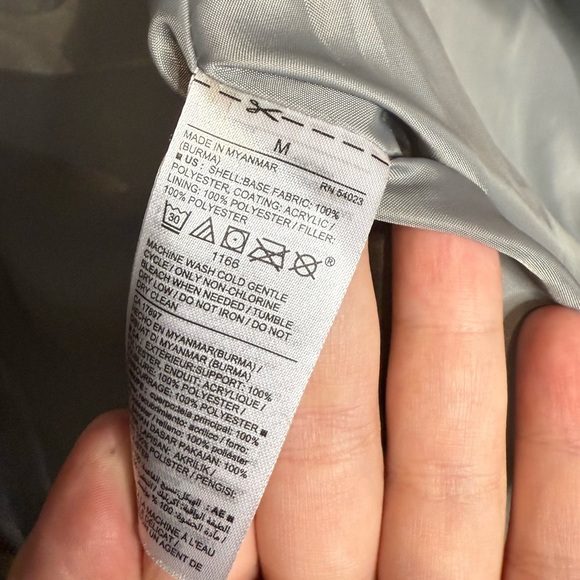 Old Navy Size M Women’s quilted vest grey gold zipper - Picture 8 of 8